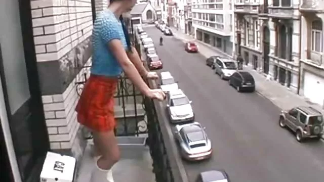 Baise un film porno en francais à l'hôtel