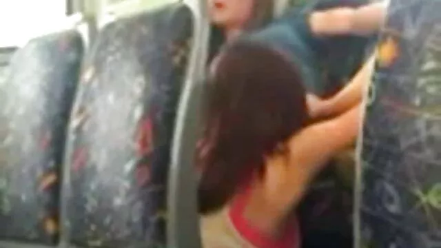 Une macho mature baise une blonde aux gros seins naturels film porno famille francais