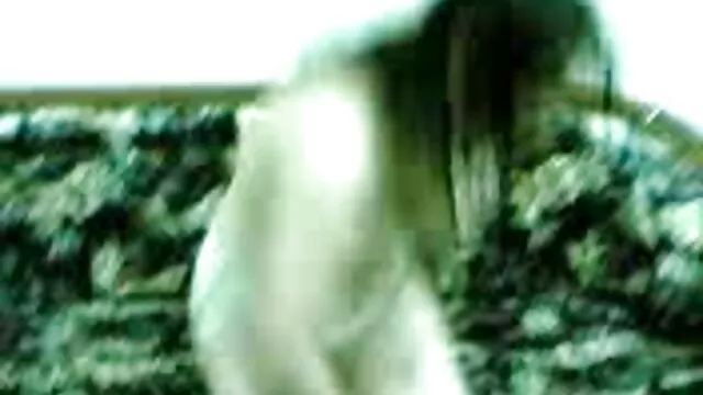 Schlendra porno francais vf bronzée sert deux bites