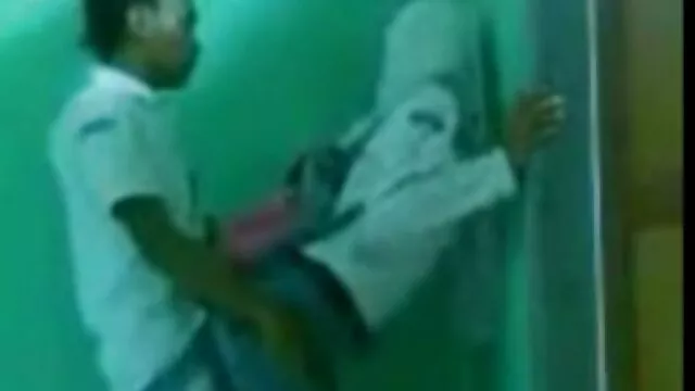 Le mec a été excité par viol porn fr une salope maigre et facilement accessible
