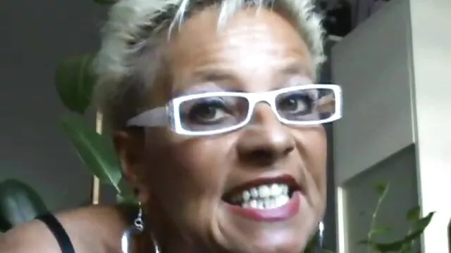 Dame mature et jeune porno militaire francais garçon
