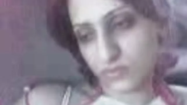 Fille bronzée fait porn sexe francais jouir la brune au lit
