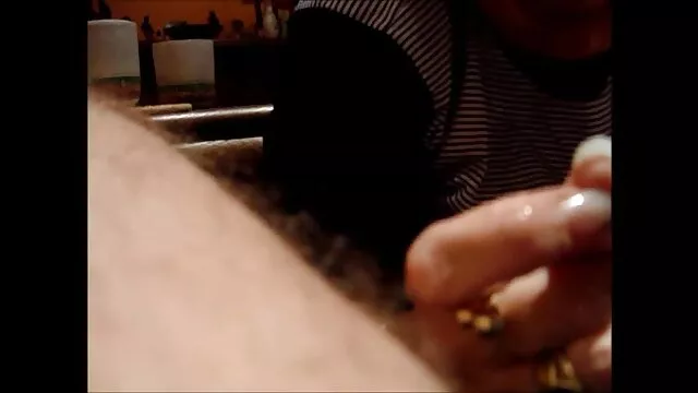 La jeune fille idiote a été entraînée dans tous les trous porno gratuit fr