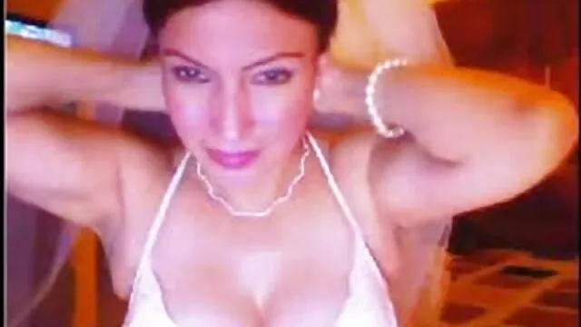 Elle lui a amené un filme porno allemand mec et s'est donnée à lui par terre